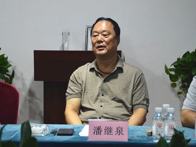 中共湖北省河北商会支部委员会第一次党员大会胜利召开